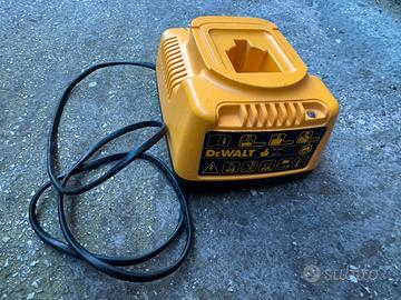 Caricabatterie dewalt