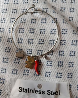 Bracciale rigido in acciaio con charms nuovo