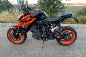 Ktm 1290 super duke r