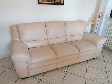 divano 3 posti in pelle beige