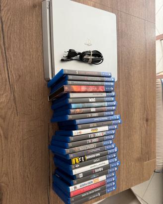 PS4 SLIM CON 25 GIOCHI E DUE JOYPAD
