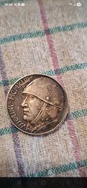 moneta raffigurante Benito Mussolini 