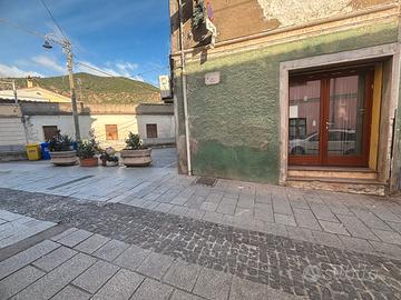 Villacidro - Locale commerciale su due livelli