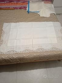 lenzuolo e federa ricamato