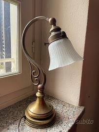 Lampada da tavolo vintage in metallo con paralume