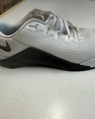 Scarpe Nike Metcon 5 n. 42