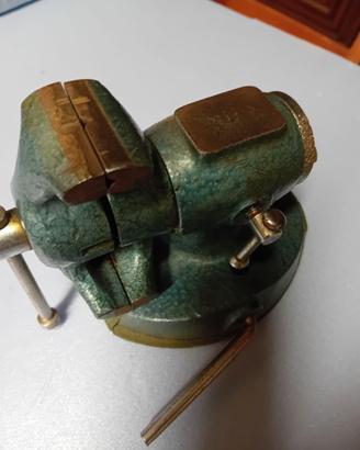 Morsa per micromeccanica.