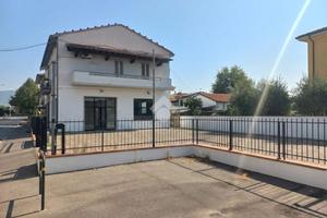 NEGOZIO A AGLIANA