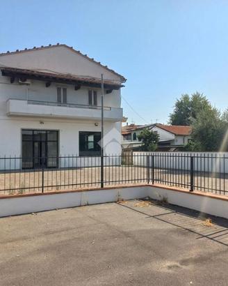 NEGOZIO A AGLIANA