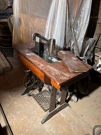 Macchina da cucire necchi