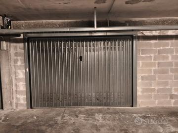 Box 22 mq - doppio accesso - Corte Porte d'Arce