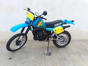 YAMAHA IT 465
