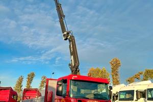 Scania P114 LB 340 Cassone con Gru