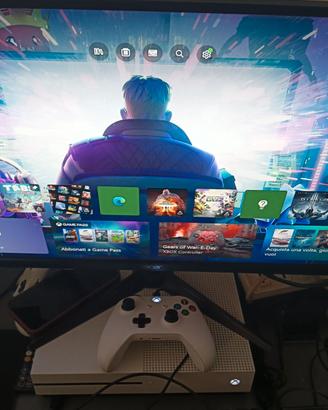 Xbox One S + 2 controller
