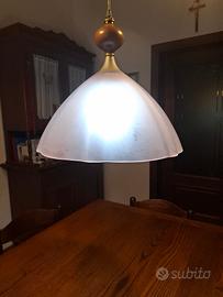 Lampadario in stile classico in vetro rosa