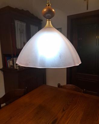 Lampadario in stile classico in vetro rosa