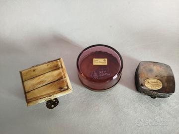 Scatoline di varia foggia e materiale