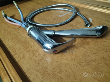 Miscelatore con doccino per lavello bagno camper