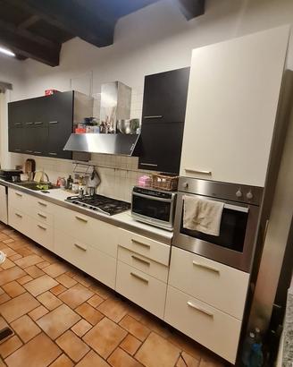 Cucina Berloni lineare 4,5 m completa di elettrodo