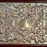 COFANETTO PORTA GIOIE IN LEGNO E ARGENTO.