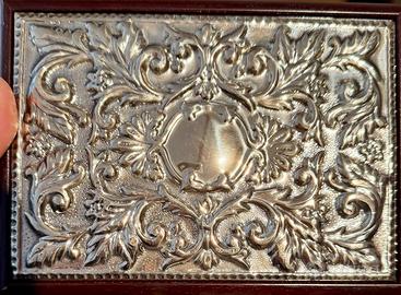 COFANETTO PORTA GIOIE IN LEGNO E ARGENTO.