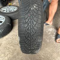 set di 4 cerchi + gomme Goodyear invernali