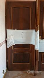 Porte impiallacciate in legno. Costo €180 l'una.