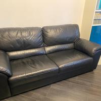 Divano pelle nera Poltrone e Sofa