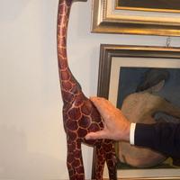 Scultura in legno di giraffa –Artigianato africano