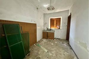 Casa indipendente di 85 m² con 4 locali e box auto