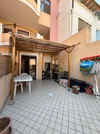Trivano al piano terra con cortile carrabile