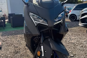 Yamaha Tmax 560