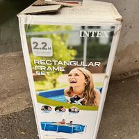 Piscina fuoriterra rettangolare