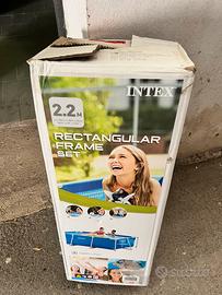 Piscina fuoriterra rettangolare