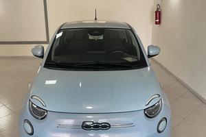 Fiat 500 500e Berlina 42 kWh Icon