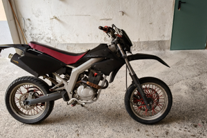 Motard Derbi Senda SM 125 4 tempi