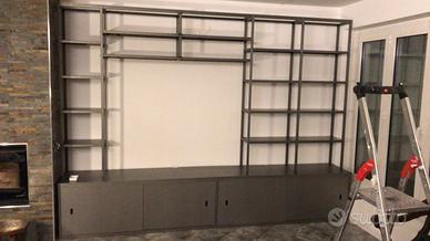 Libreria in ferro stile indistriale