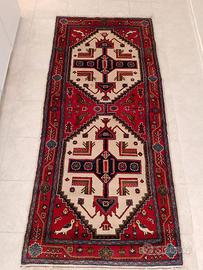 Tappeto rosso e beige 