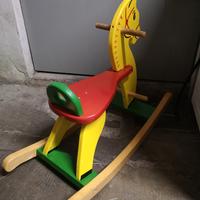 Cavallo a dondolo 