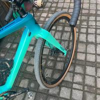 Gravel in carbonio megamo