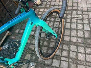 Gravel in carbonio megamo