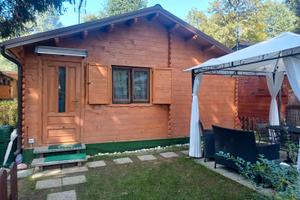 Casetta in Legno con Giardino Privato nel Villaggi