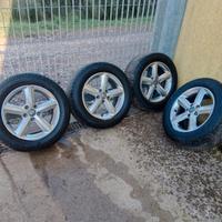 Cerchi lega Audi A4 con Bridgestone invernali