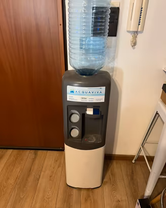 Distributore acqua colonnina