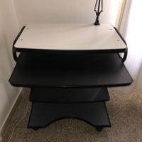 Scrittoio/scrivania con rotelle