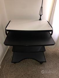 Scrittoio/scrivania con rotelle