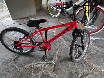 bicicletta ragazzo btwin rossa