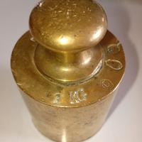 7 PESI TONDI IN OTTONE PER BILANCIA VINTAGE