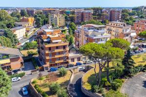 2 LOCALI A ROMA