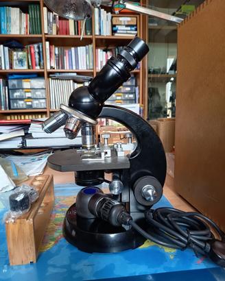 MICROSCOPIO ZEISS